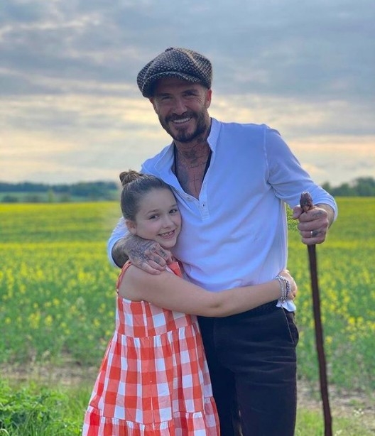 IG @ harperbeckham_fashion