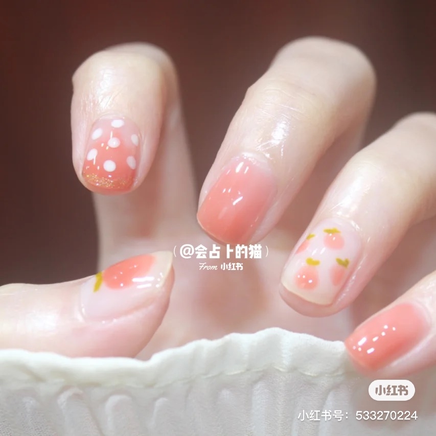 粉紅色指甲