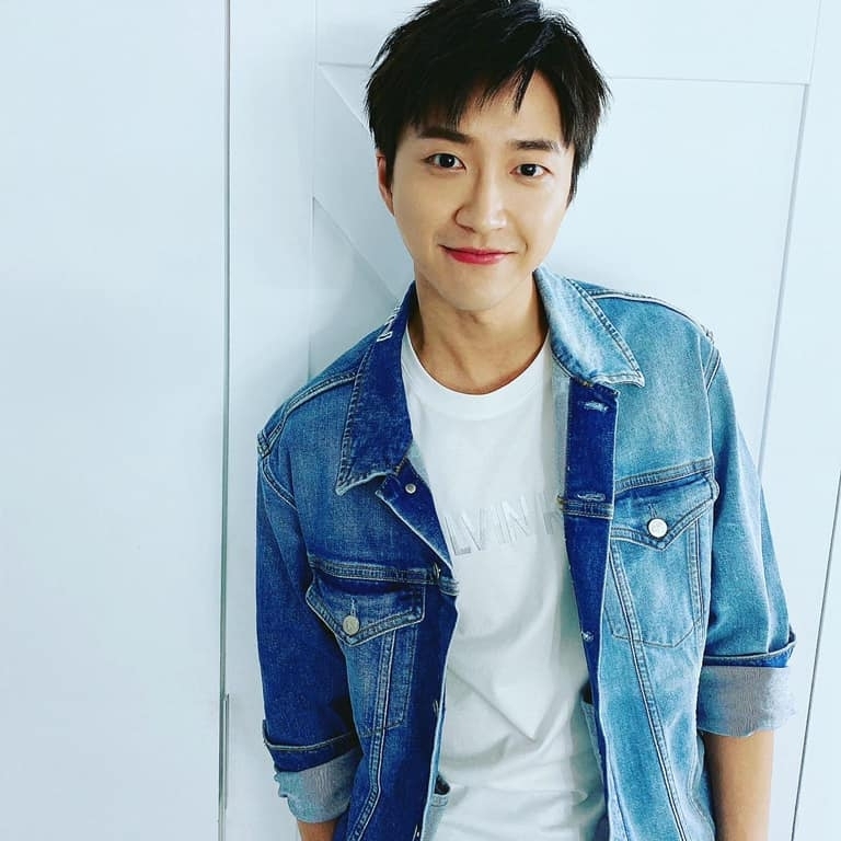 Facebook＠江宏傑 Chiang Hung-Chieh