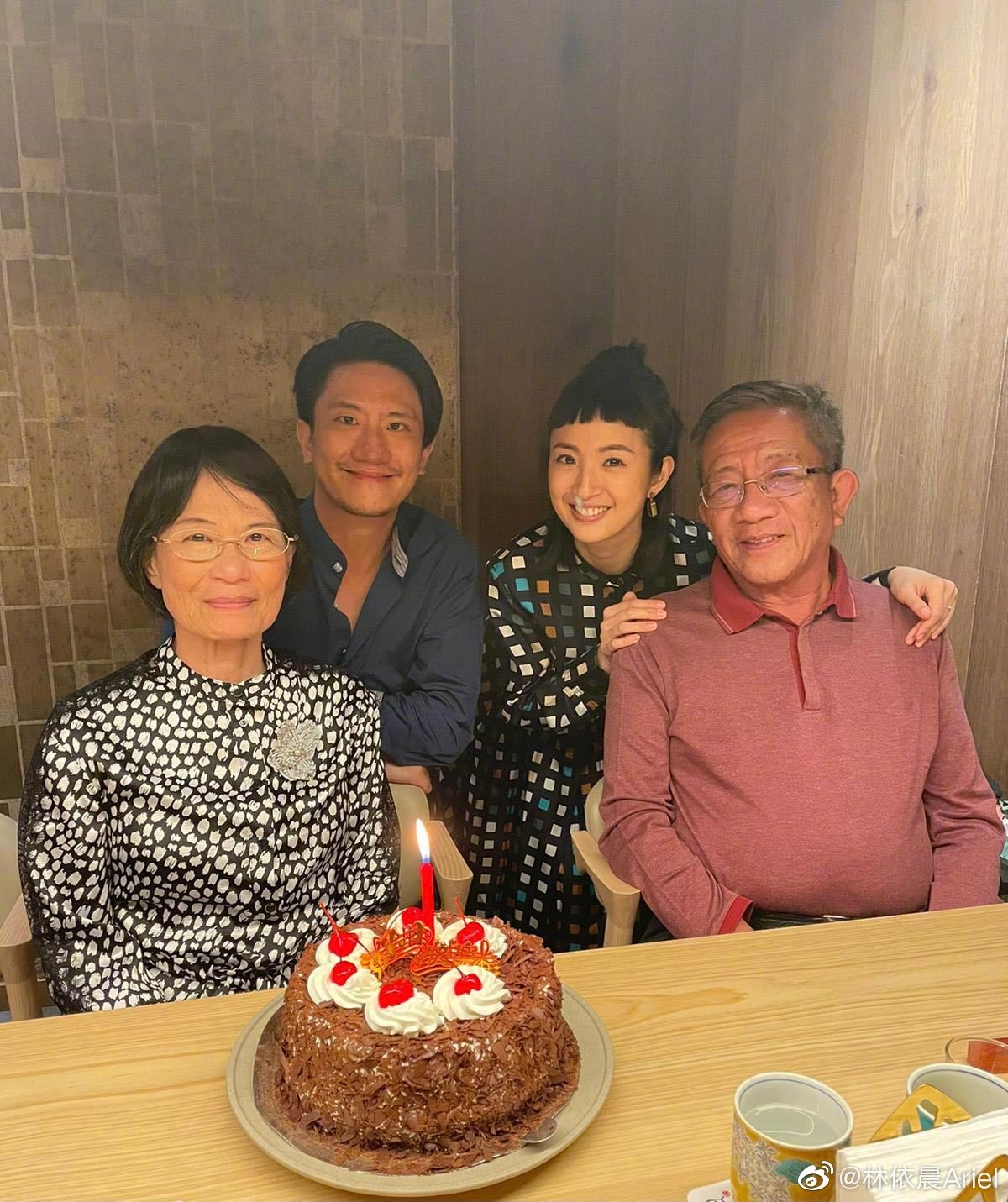 Weibo@林依晨Ariel