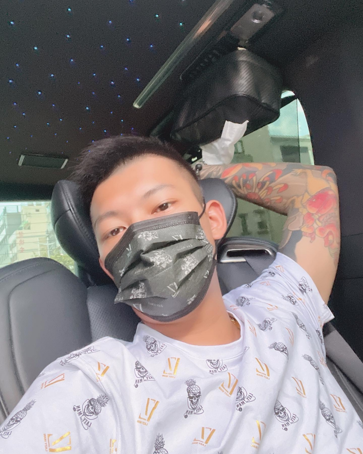 FB@鳳梨 吳泓逸