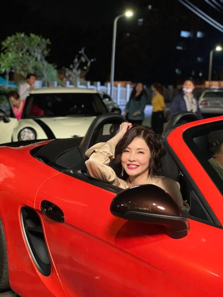 FB@何如芸 Michelle Ho