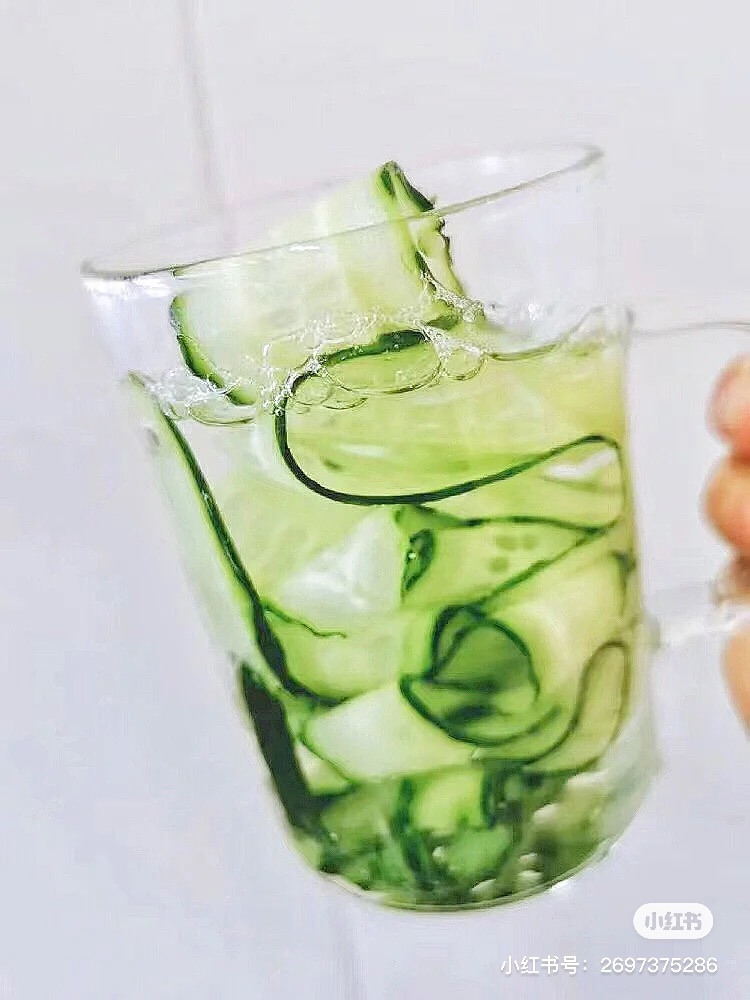 女團水小黃瓜檸檬水美白喝水推薦