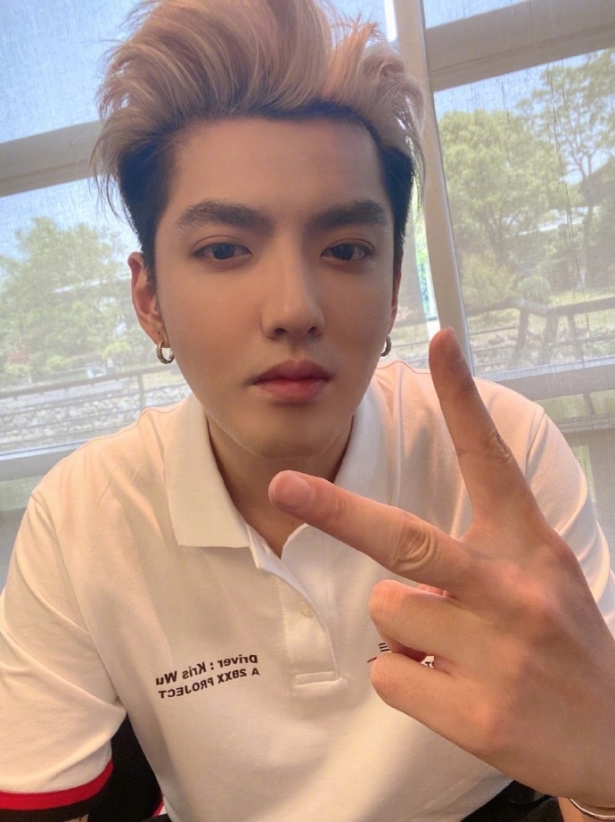 Weibo@Mr_凡先生