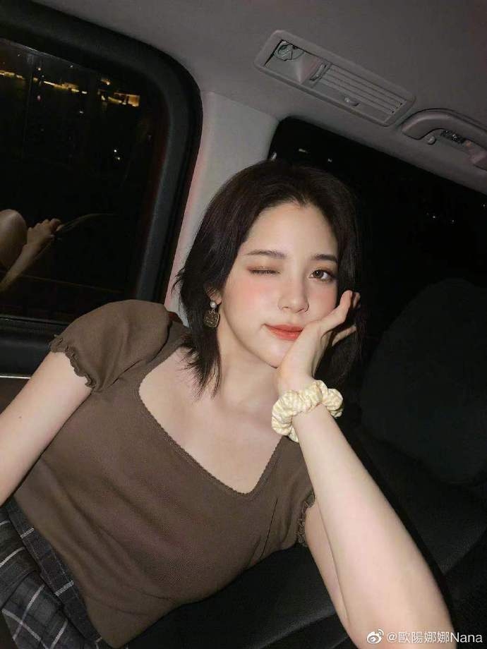 Weibo@歐陽娜娜Nana