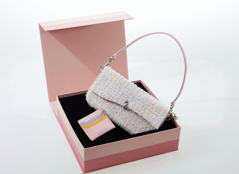 CHARLES & KEITH