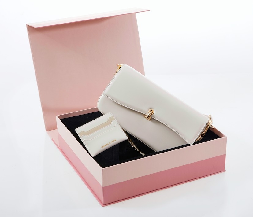 CHARLES & KEITH