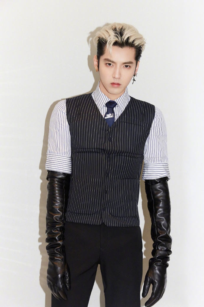 Weibo@ 吴亦凡微吧