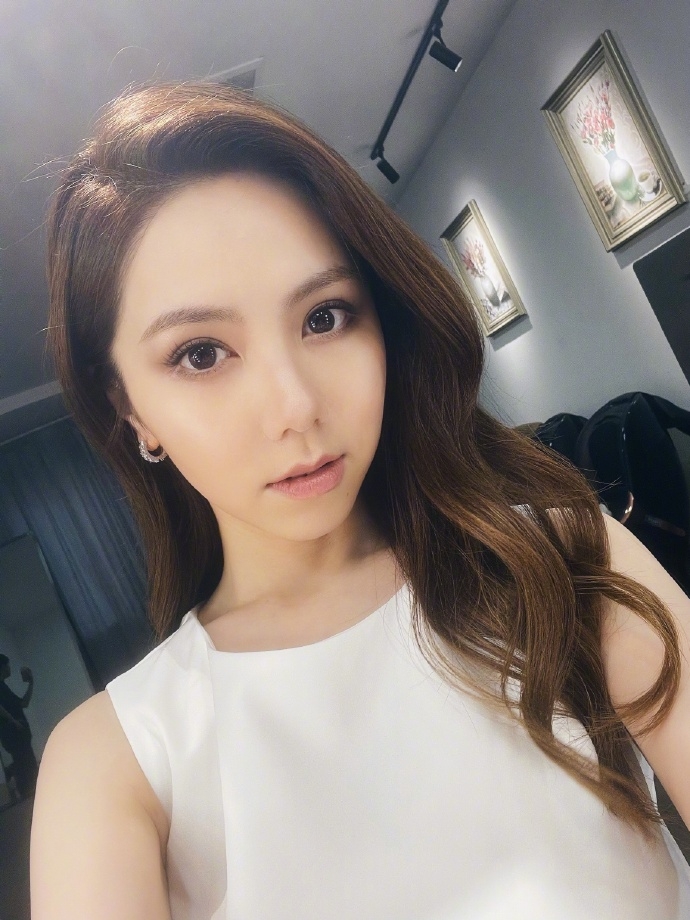 Weibo @GEM鄧紫棋