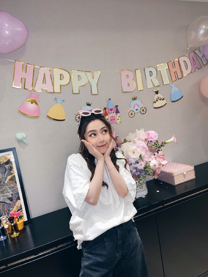 Weibo @GEM鄧紫棋