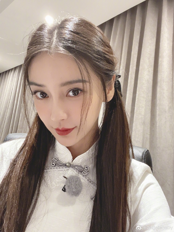 Weibo@angelababy
