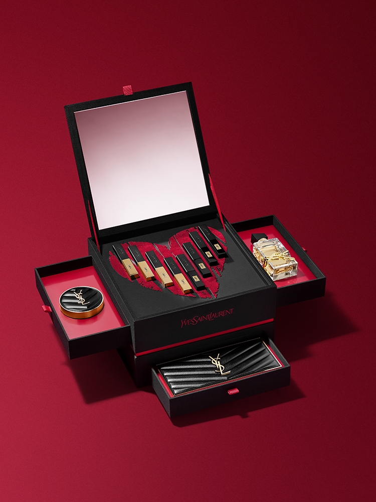 黑絲絨奢華彩妝禮盒