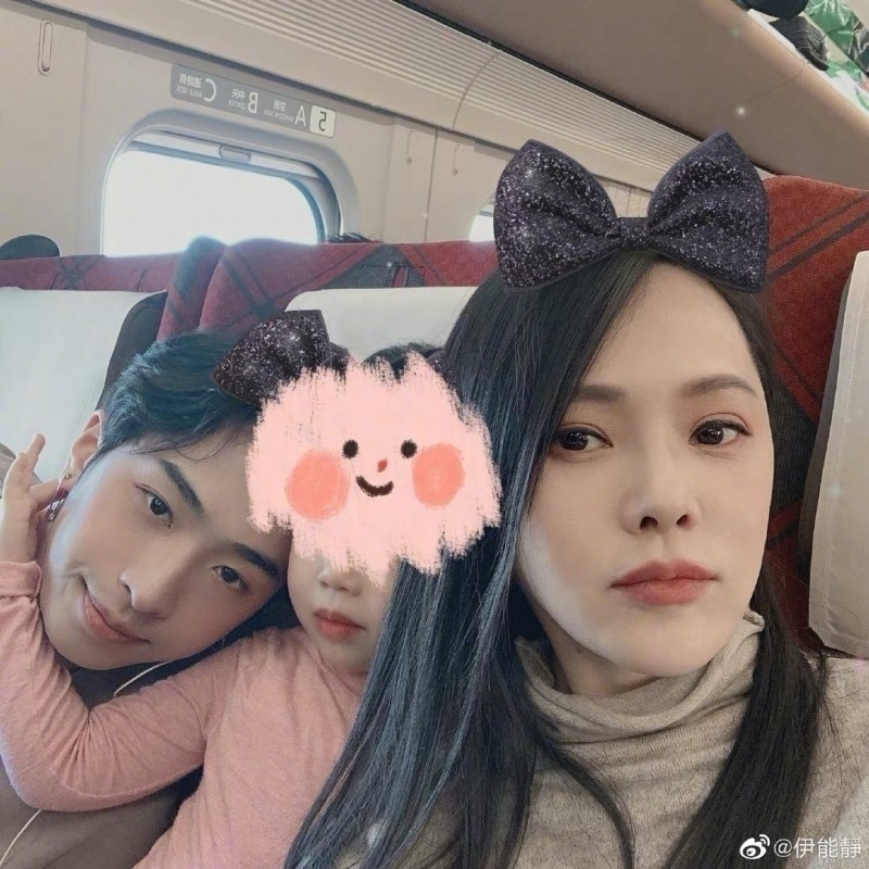 Weibo@伊能靜