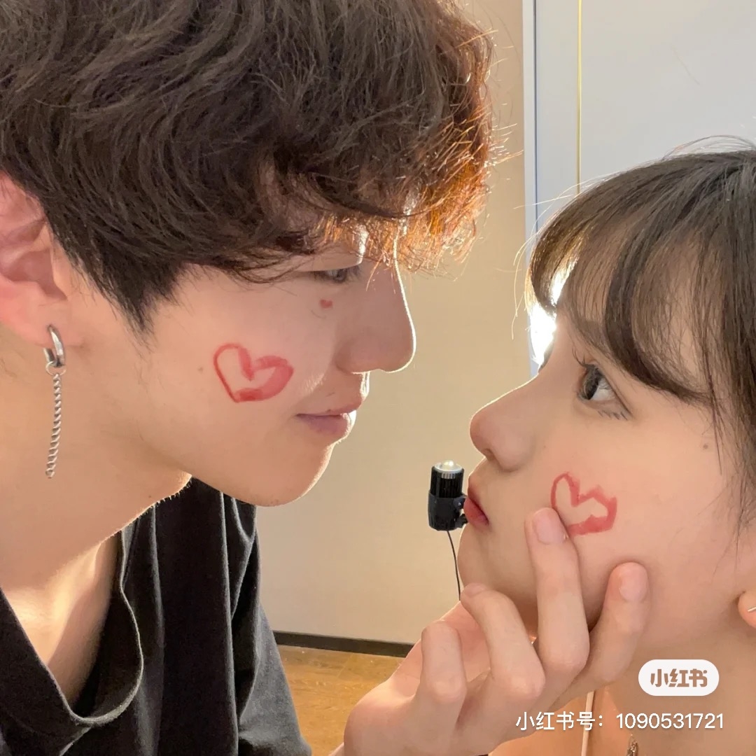 暗戀徵兆戀愛徵兆曖昧對象喜歡我怎麼看