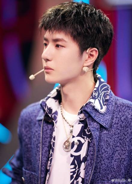 Weibo @lily麗_章