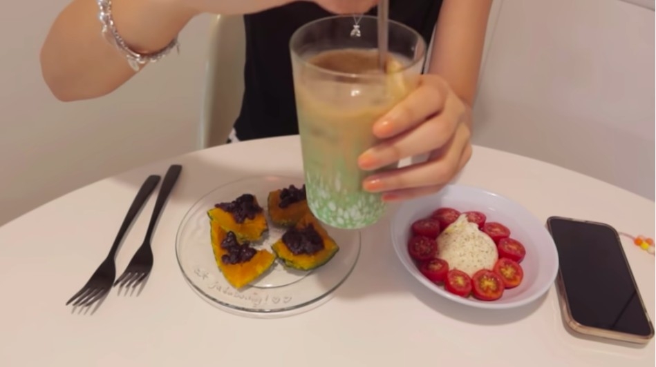 Youtube @눈이 부시게 by 설현