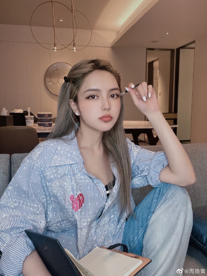 Weibo @周揚青