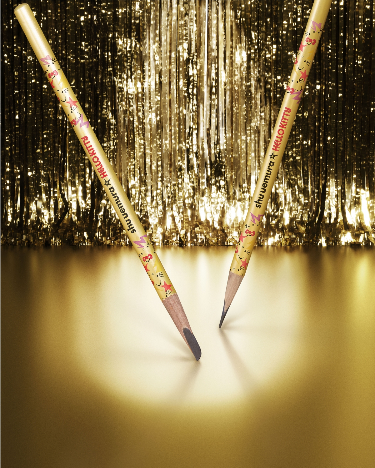 shu_holiday_shuxhellokitty_product_shot_phase1_hf_4x5_dmi_image__no-cta_small