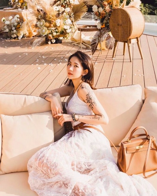 IG @chen_ai_ling51