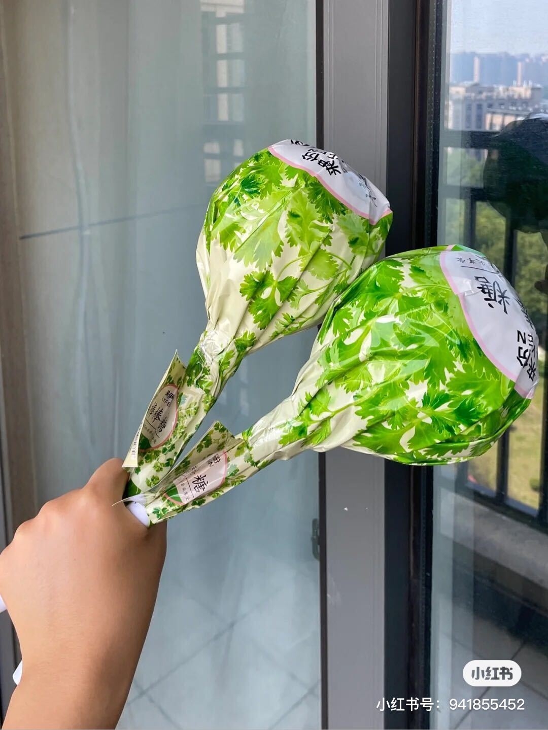 如果收到香菜棒棒糖大家會想吃吃看嗎?