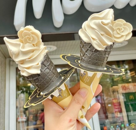 山茶花甜筒近拍