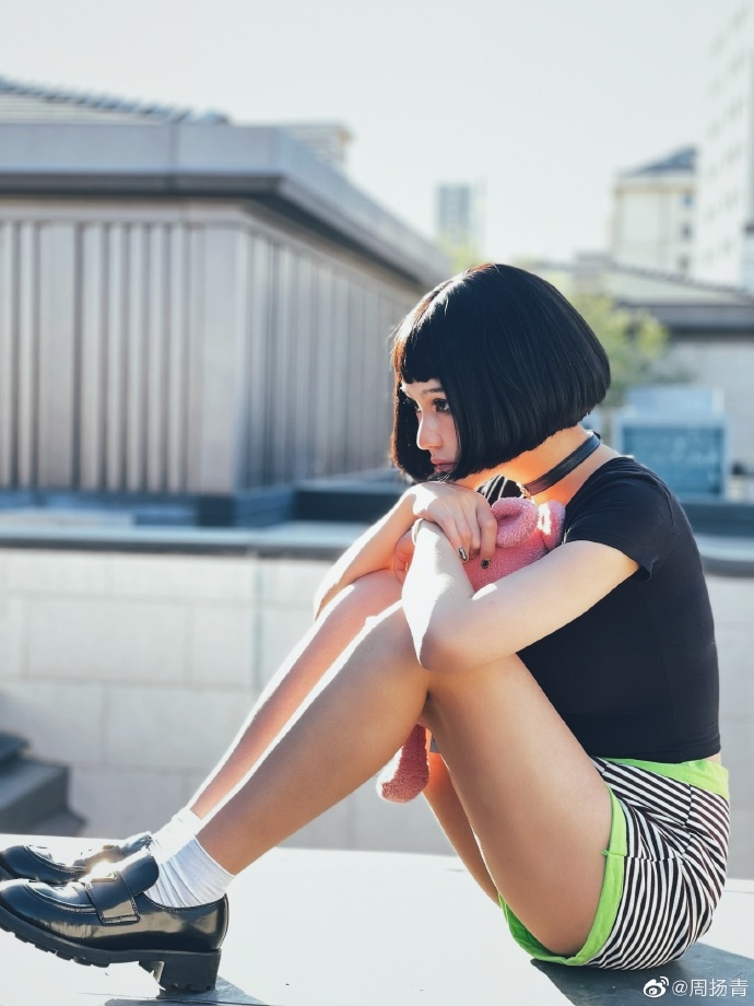 周揚青Cosplay娜塔莉波曼