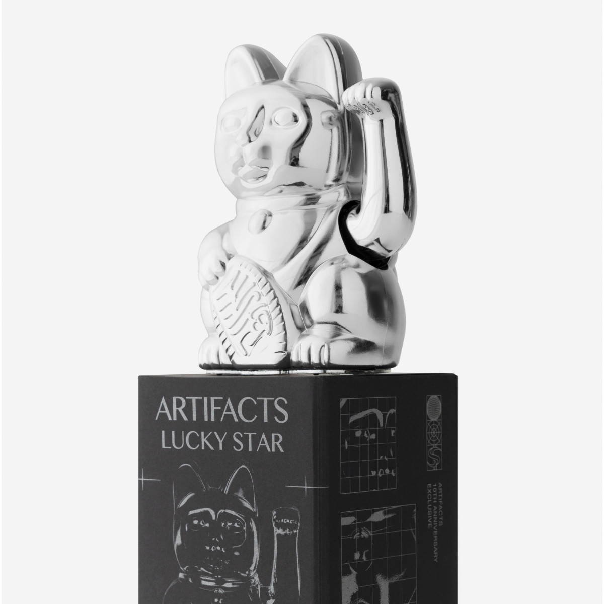 ARTIFACTS 10週年聯名太空銀招財貓