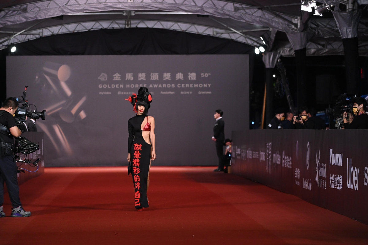 白靈是2021金馬紅毯星光大道壓軸