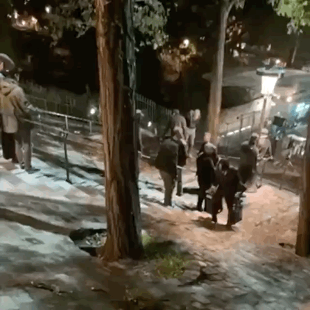 基努李維搬器材畫面