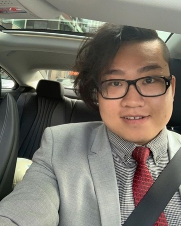 九妹瘦身前的自拍照