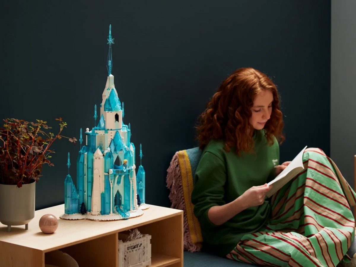 樂高神還原艾莎「冰雪城堡」