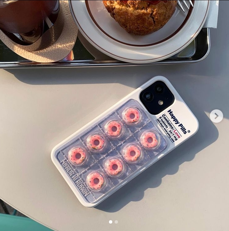 陽光下的膠囊手機殼