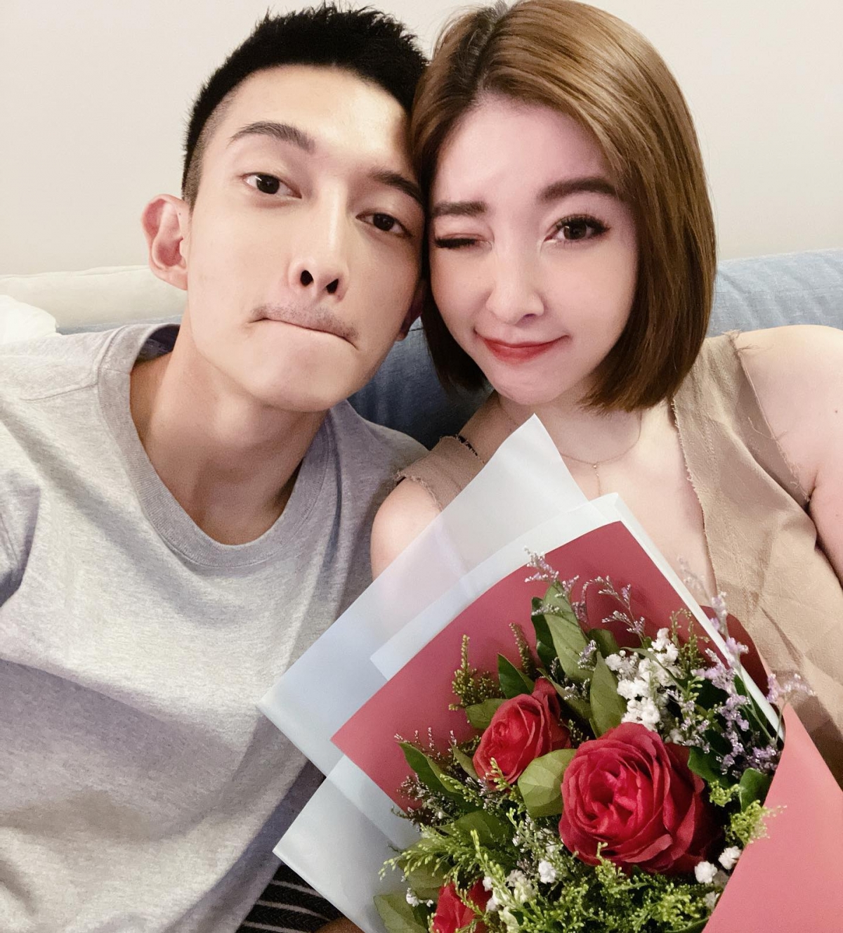 許維恩曾曬「兩條線驗孕棒」試探王家梁反應。