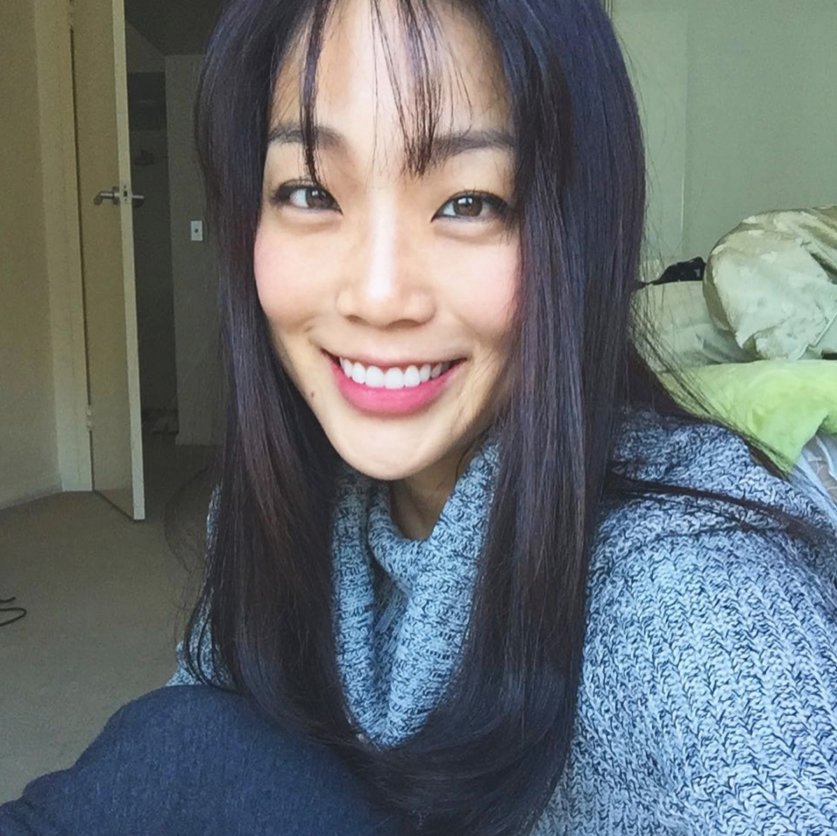 菲律賓的手工藝術家Isabel製作許多「米粒大小」公仔