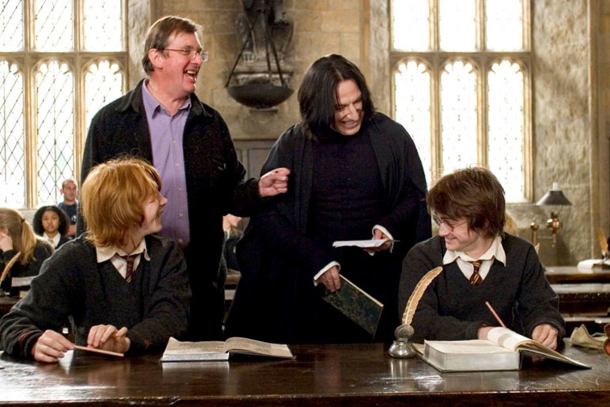 下戲的石內卜與哈利波特演員嬉鬧