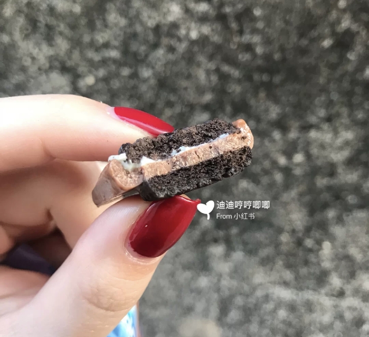 Milka x OREO 巧克力三明治餅乾口味香濃