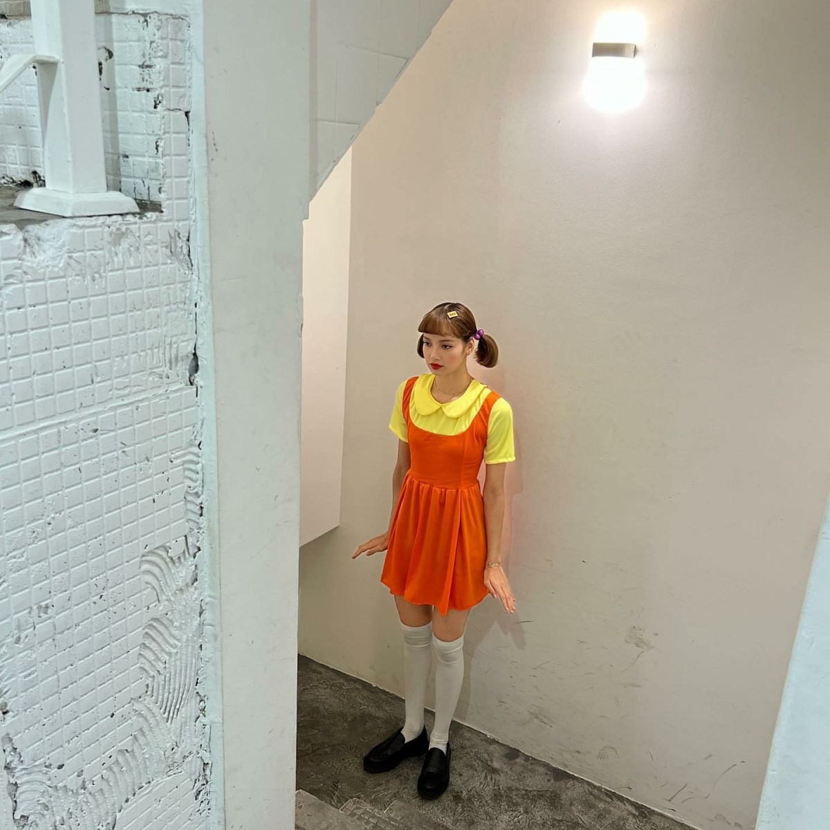 Lisa靜止飾演娃娃