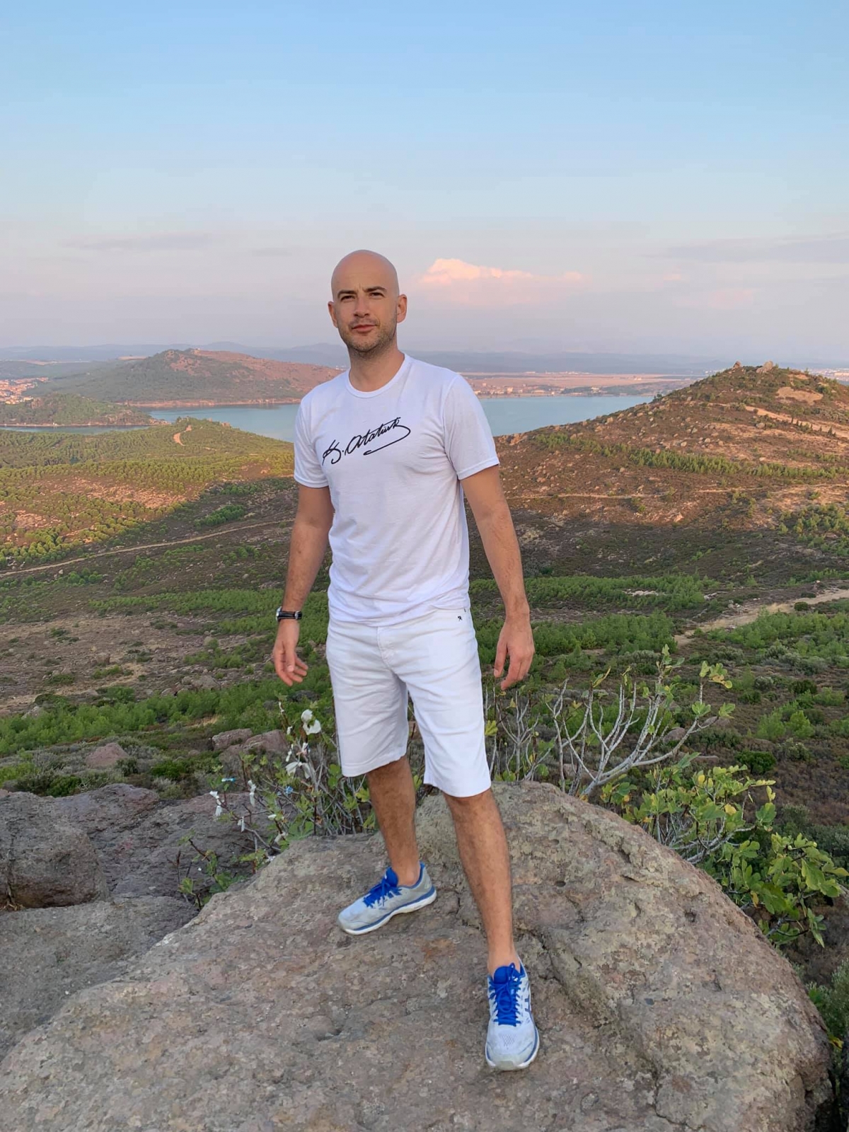 吳鳳分享粉絲遭到詐騙的故事，希望大家多一點警戒心，不要因為有人「假裝認識他」就因此受騙。