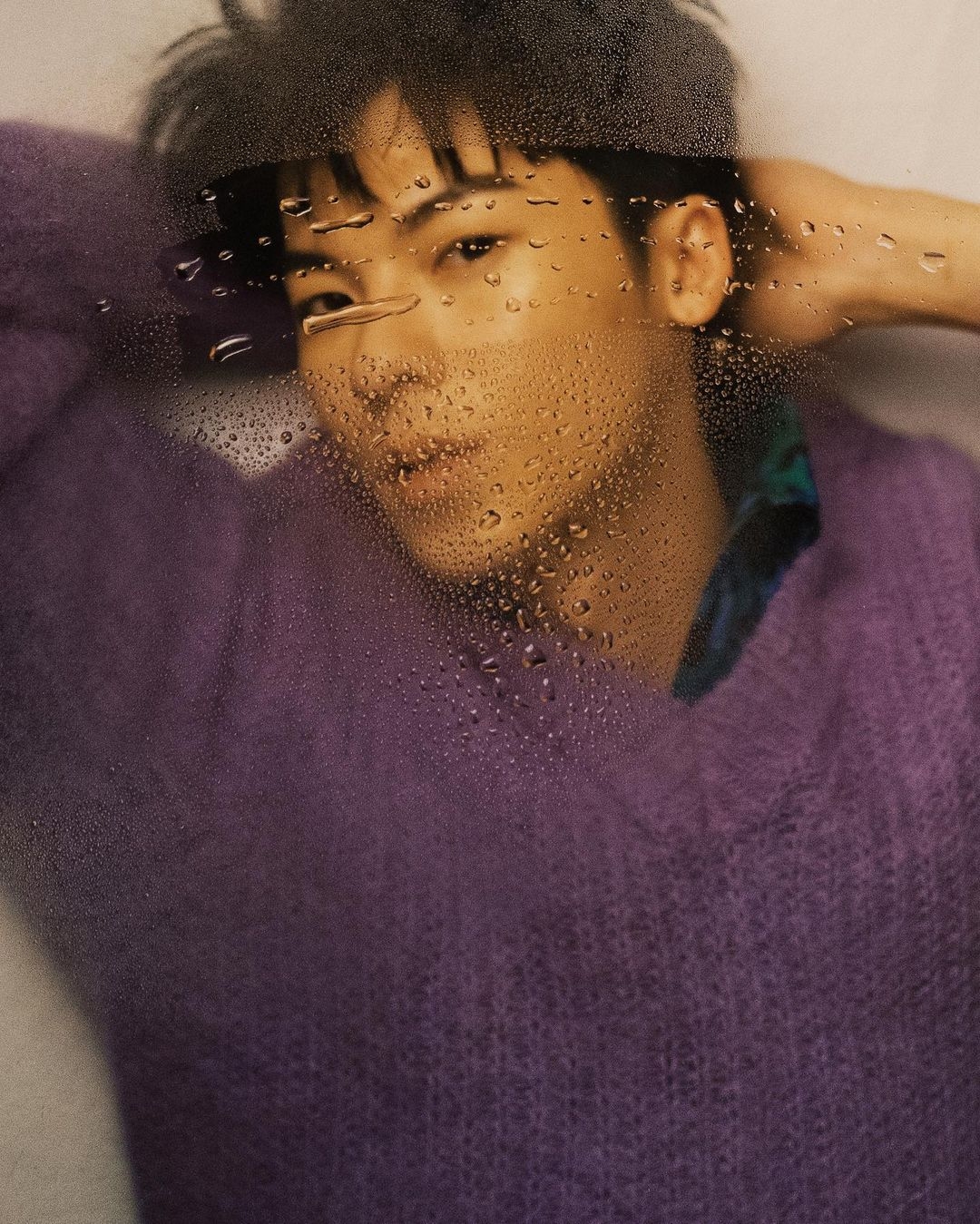 許光漢眼神迷濛、性感迷人