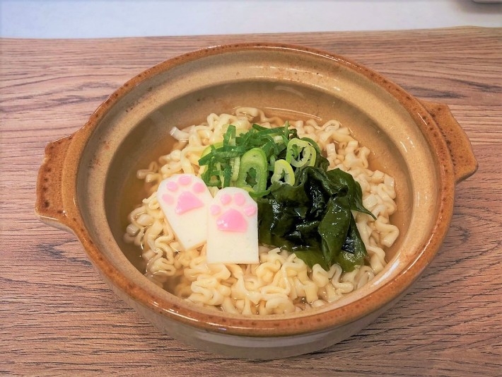 貓咪泡麵綠色款內容物