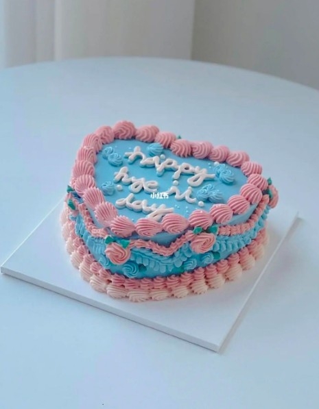 撞色復古愛心蛋糕