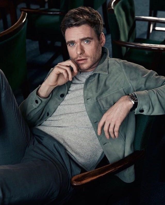 Richard Madden頭上灰毛柿特徵