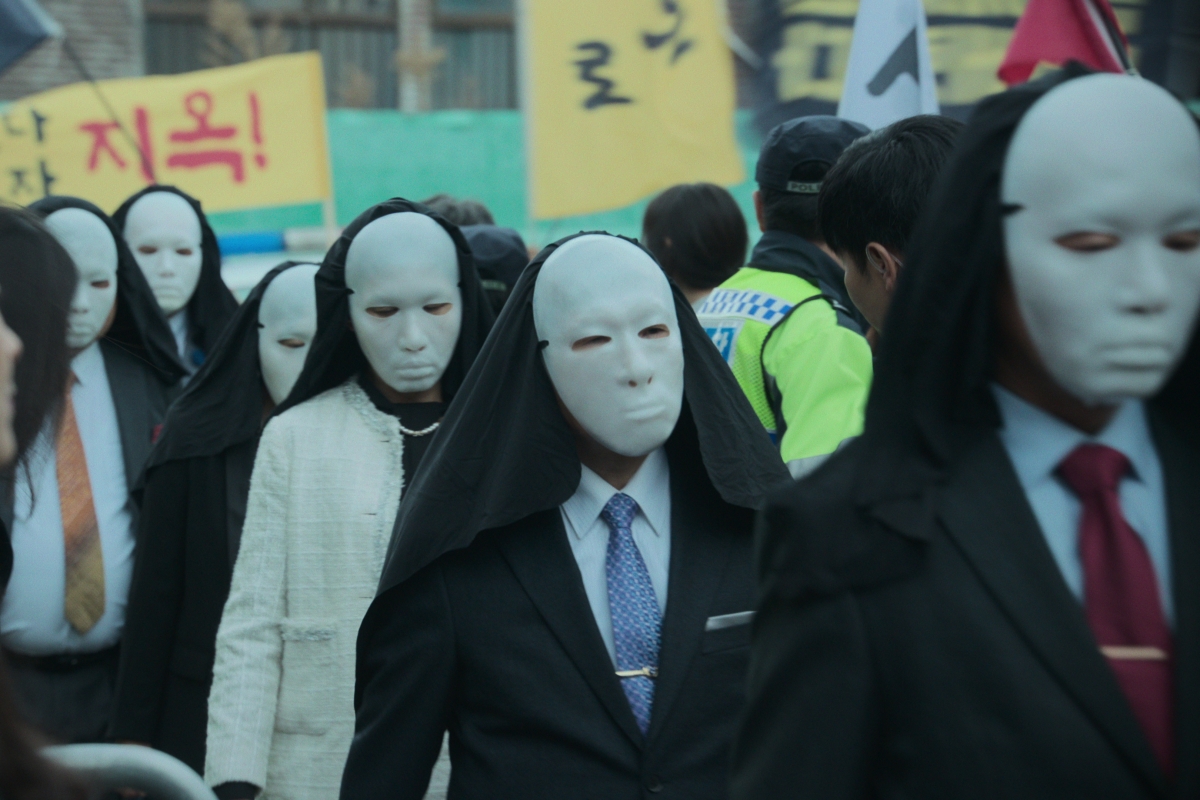《地獄公使》劇情