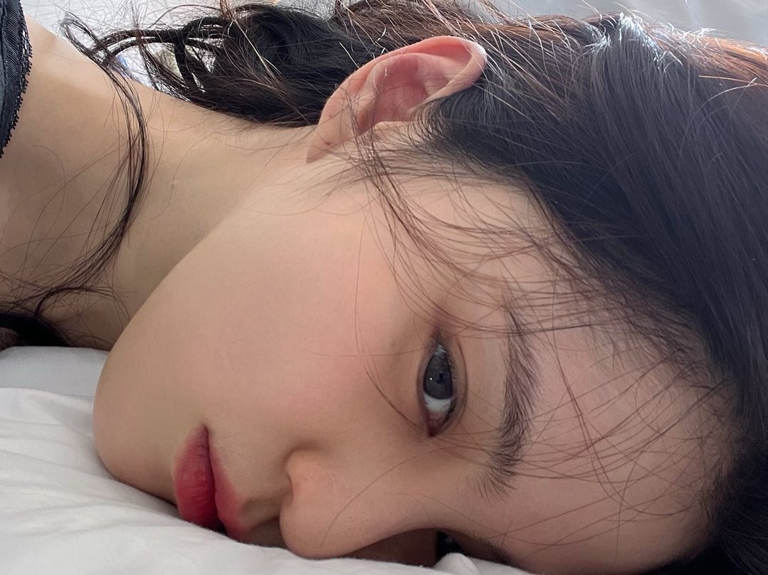 韓韶禧保養秘訣2. 睡前不滑手機