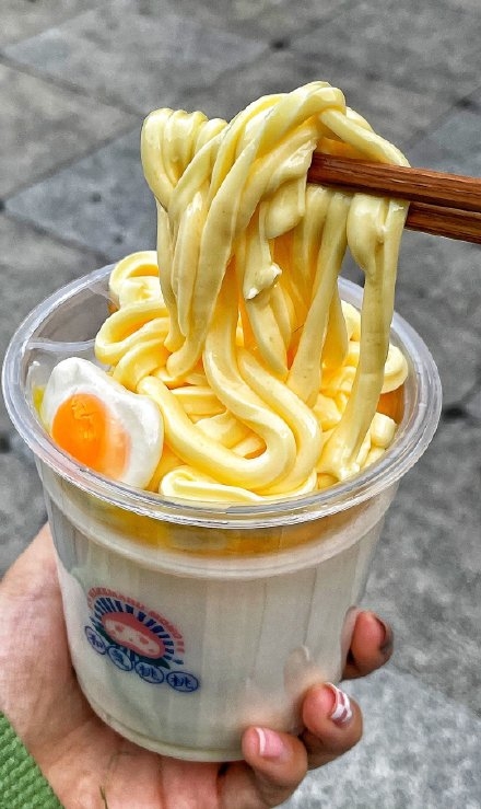 拉麵奶茶麵條特寫