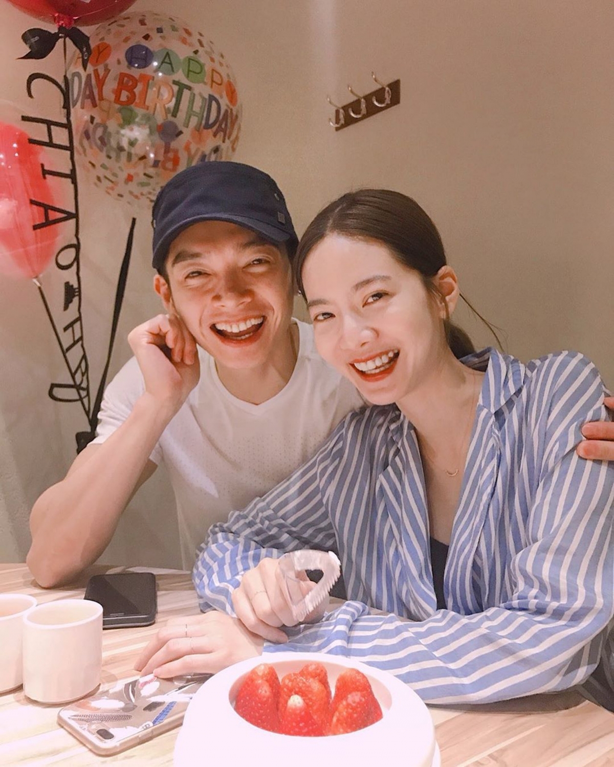 曾之喬去年更宣布和男星辰亦儒結婚好消息