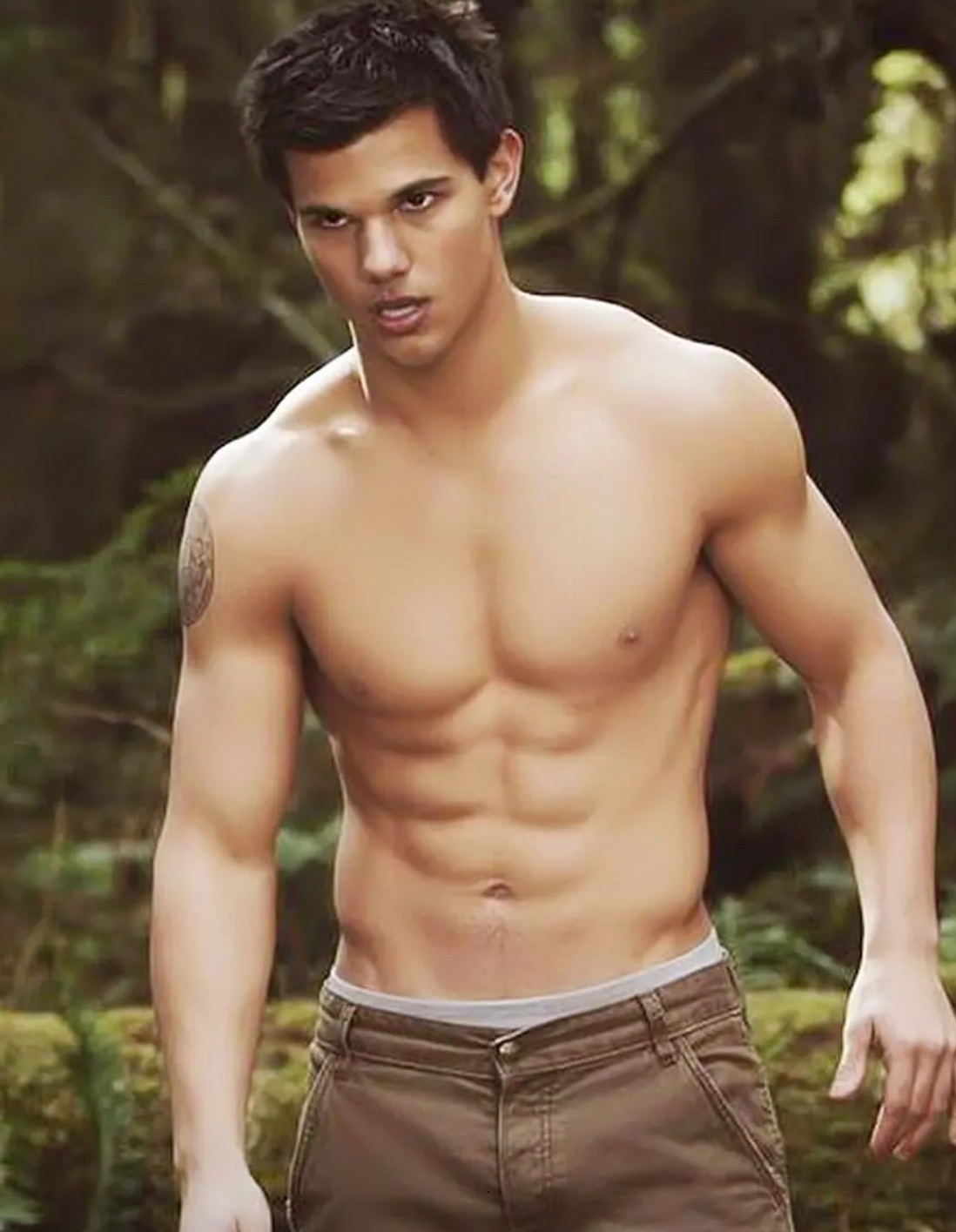 泰勒狼人身材曾風靡全球