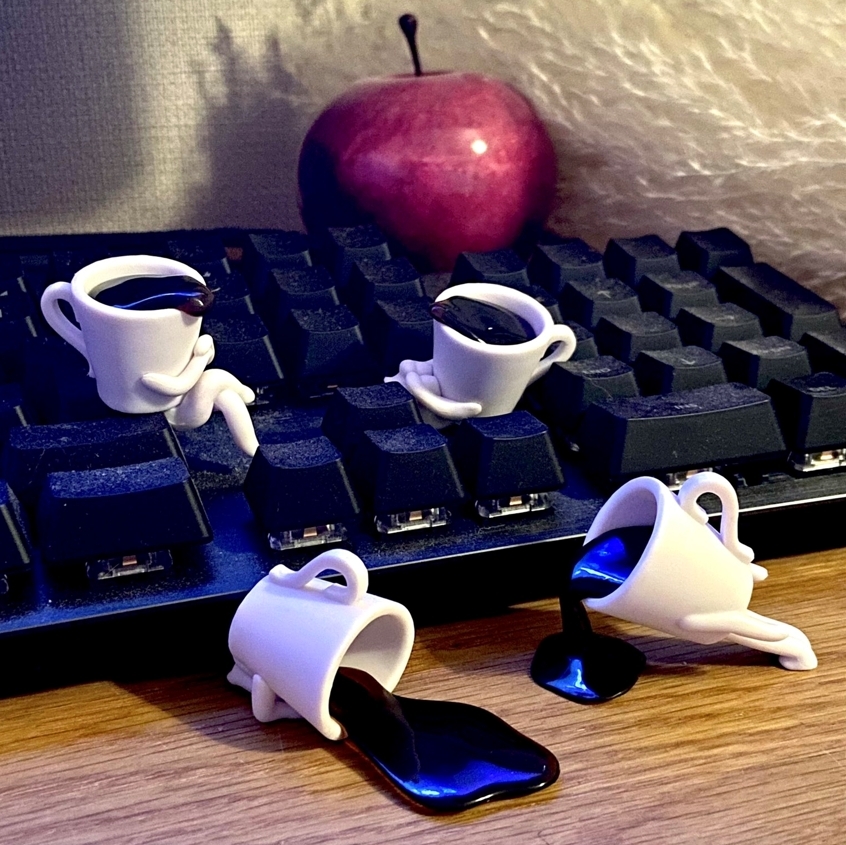 憂鬱咖啡杯全組在鍵盤上效果十足