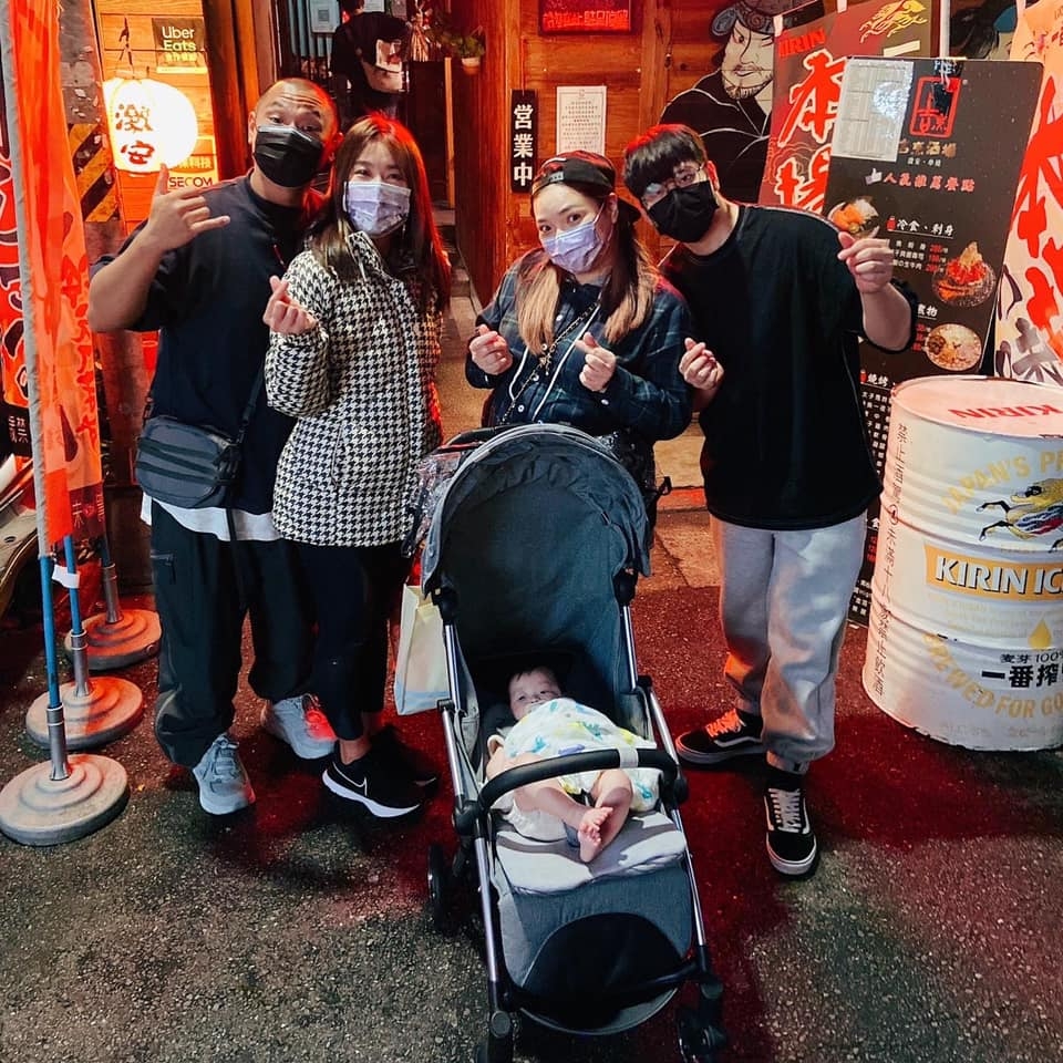 小甜甜與金剛、小嫻聚會