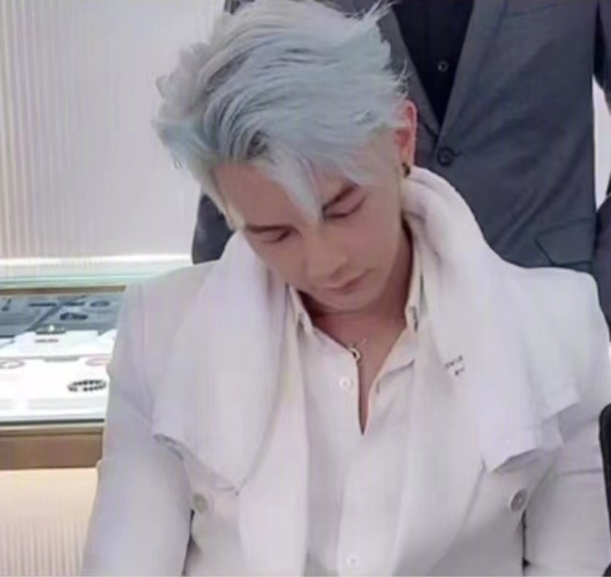 汪東城居然在工作期間公然睡覺?